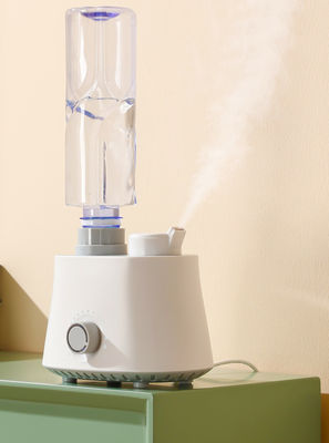 Un humidificateur d'air à l'air comprimé pour bureau