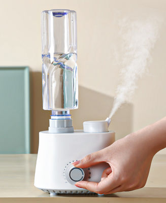Un humidificateur d'air à l'air comprimé pour bureau