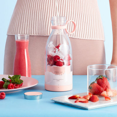 Juicer USB rechargeable portable 350ml 4 lames Mini électrique rose pour les voyages
