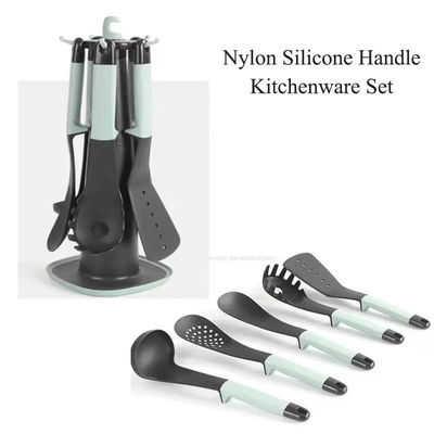 Accès facile aux ustensiles avec un ensemble en nylon à 6 pièces et un support de rangement rotatif