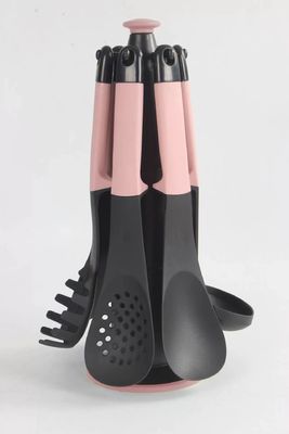 Accès facile aux ustensiles avec un ensemble en nylon à 6 pièces et un support de rangement rotatif