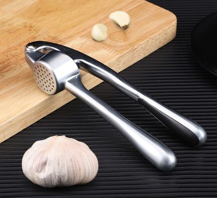 Une cuisine durable doit avoir une presse à l'ail à l'alliage de zinc chrome pour obtenir des résultats
