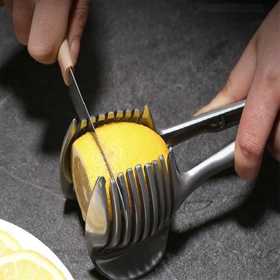 Machine à découper des fruits 304 en acier inoxydable Appareils de cuisine portatifs Tomate à découper