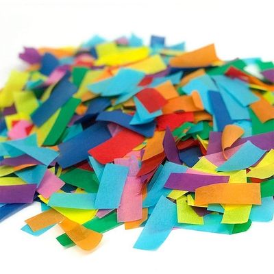 Des bâtons de confetti à usage unique parfaits pour révéler le sexe