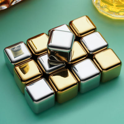 Stocké en acier inoxydable 304 Whiskey Stone Set cadeau 8 pièces par ensemble pour refroidir le vin rouge
