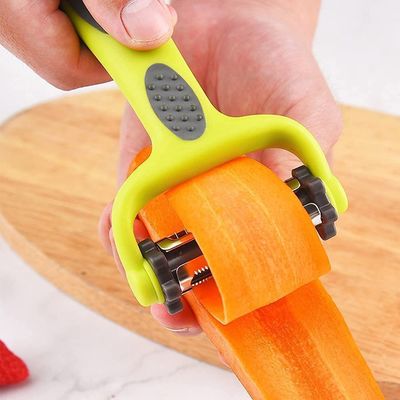 Accueil Cuisine acier inoxydable Fruit pomme rotative pomme de terre carotte légumes éplucheur pivotant