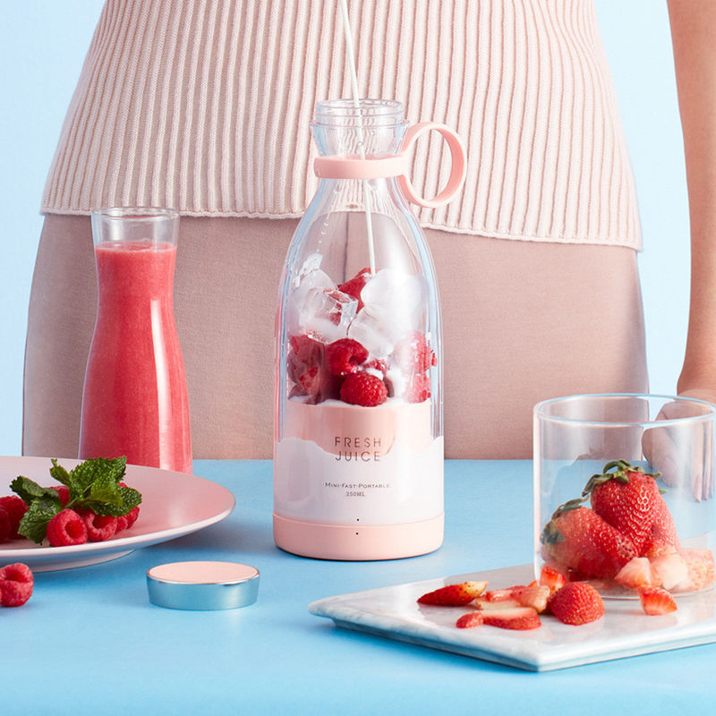 Juicer personnel USB portable pour smoothies et shakes de fruits frais 3,94*4,02*9,84 pouces