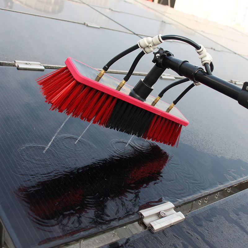 Pinceau de nettoyage à base de poteaux alimenté à l'eau pour le dépoussiérage à longue poignée